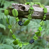 Long multi bead Indiana 110cm light green
